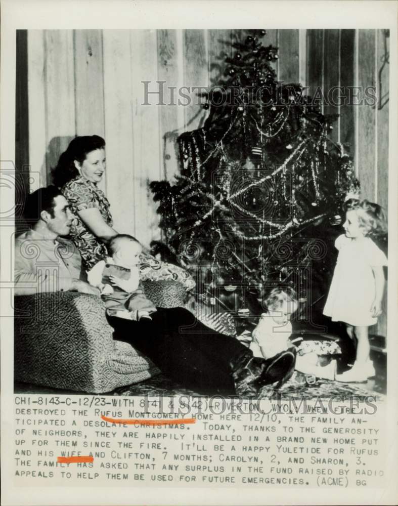 1950 Press Photo Rufus Montgomery & family celebrate Christmas at home, Riverton