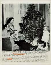1950 Press Photo Rufus Montgomery & family celebrate Christmas at home, Riverton picture