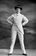 Actress Hetty King dressed in a man's suit - 1925 Old Photo picture