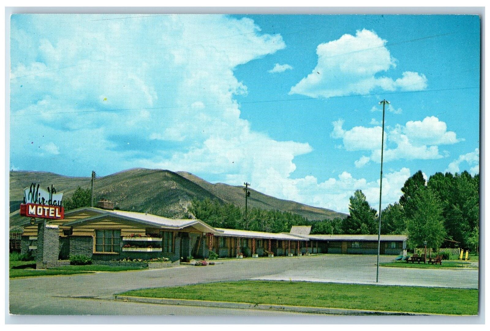 c1950 Vir-Day Motel & Restaurant Roadside Cottages Montpelier Idaho ID Postcard