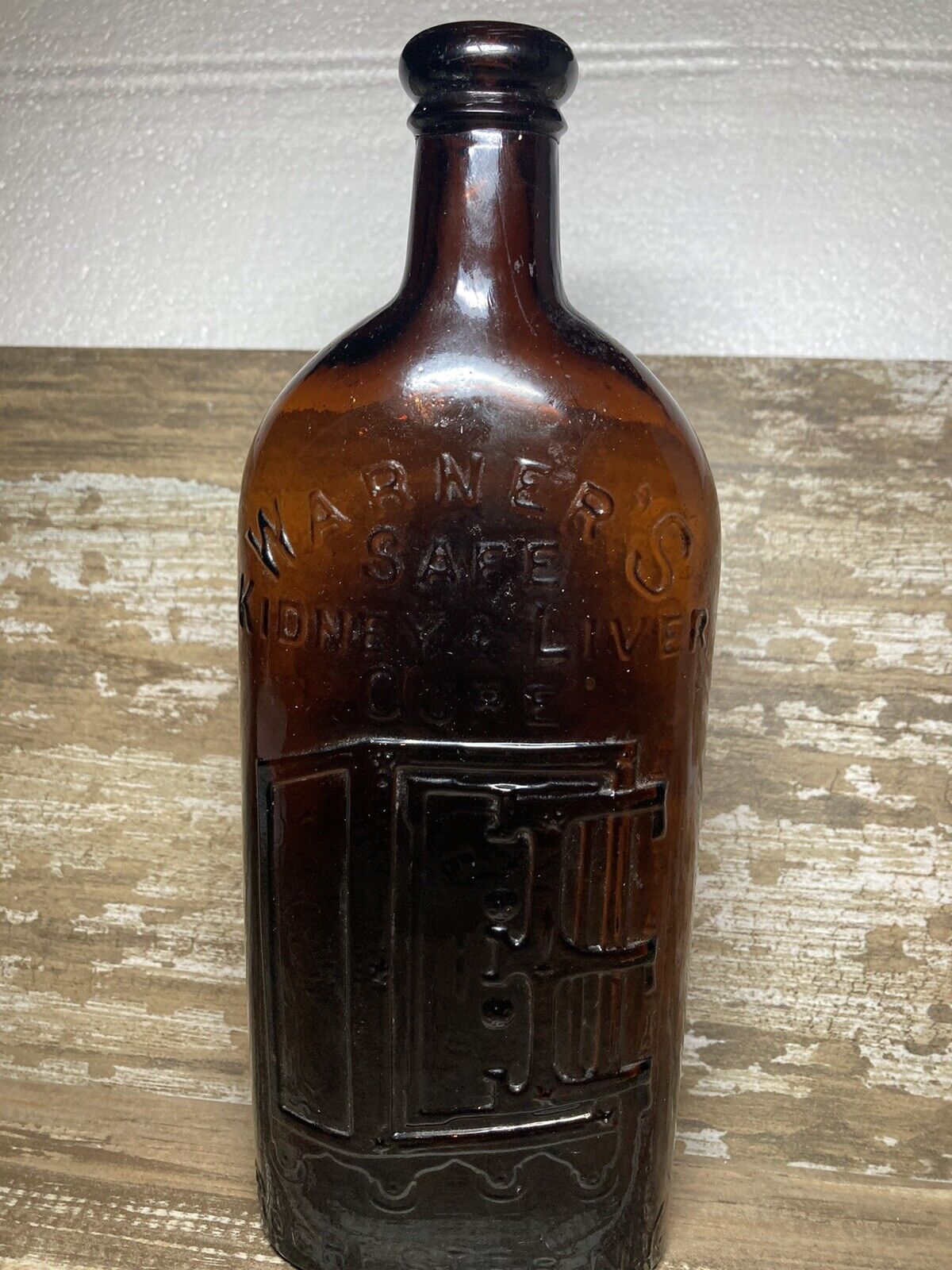 Antique Warner\'s Safe Kidney & Liver Cure Bottle