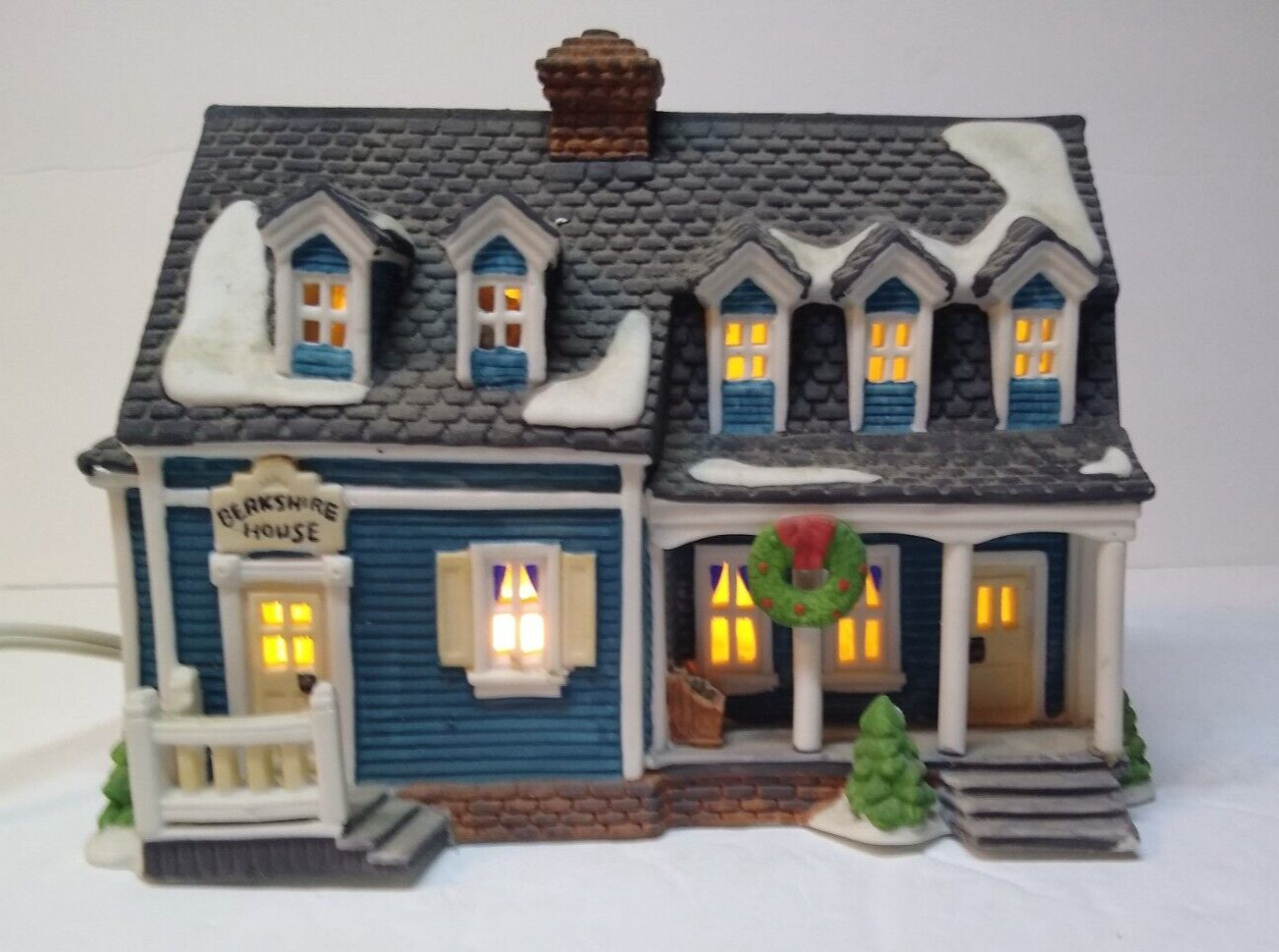 dept. 56 new england village berkshire house bulb included preowned