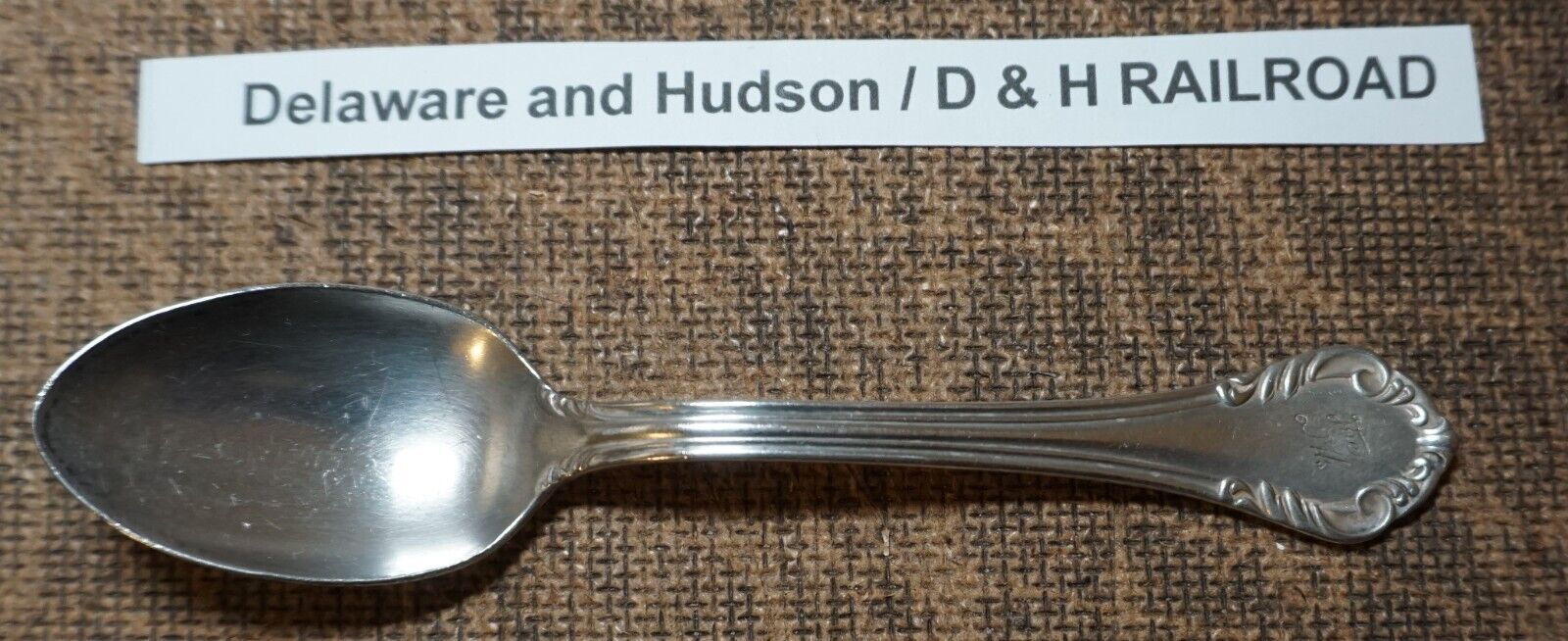 Delaware and Hudson / D & H RAILROAD Teaspoon (ROYAL) REED & BARTON SILVER PLATE